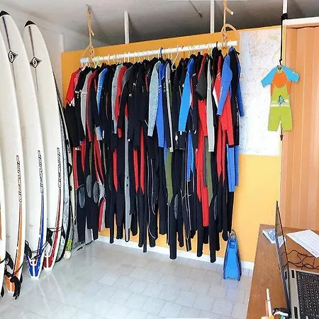 House Surfing Peniche 펜션 발리알